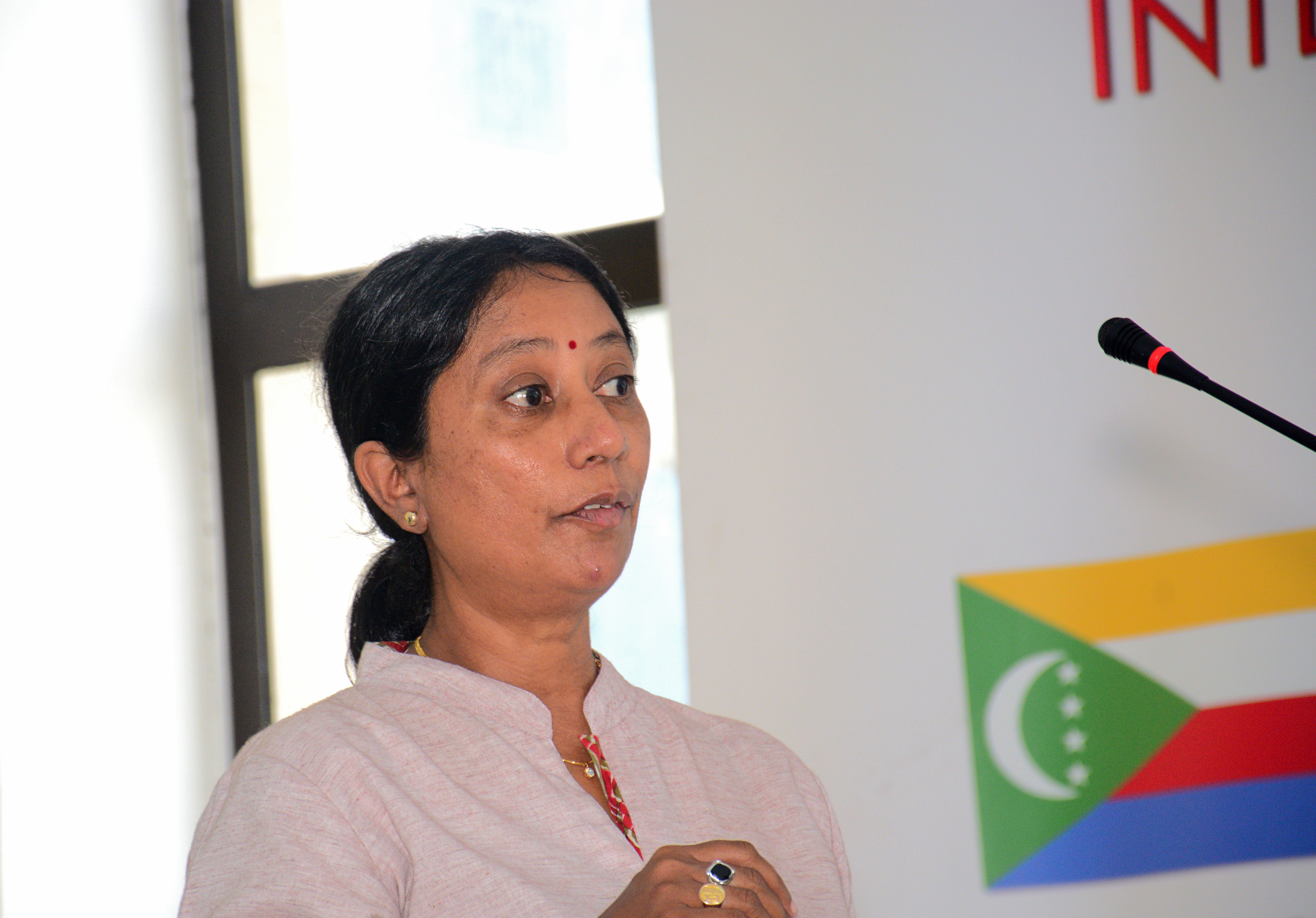 Sita Saminaden on “5 modern management tips to leaders and entrepreneurs” at YALES