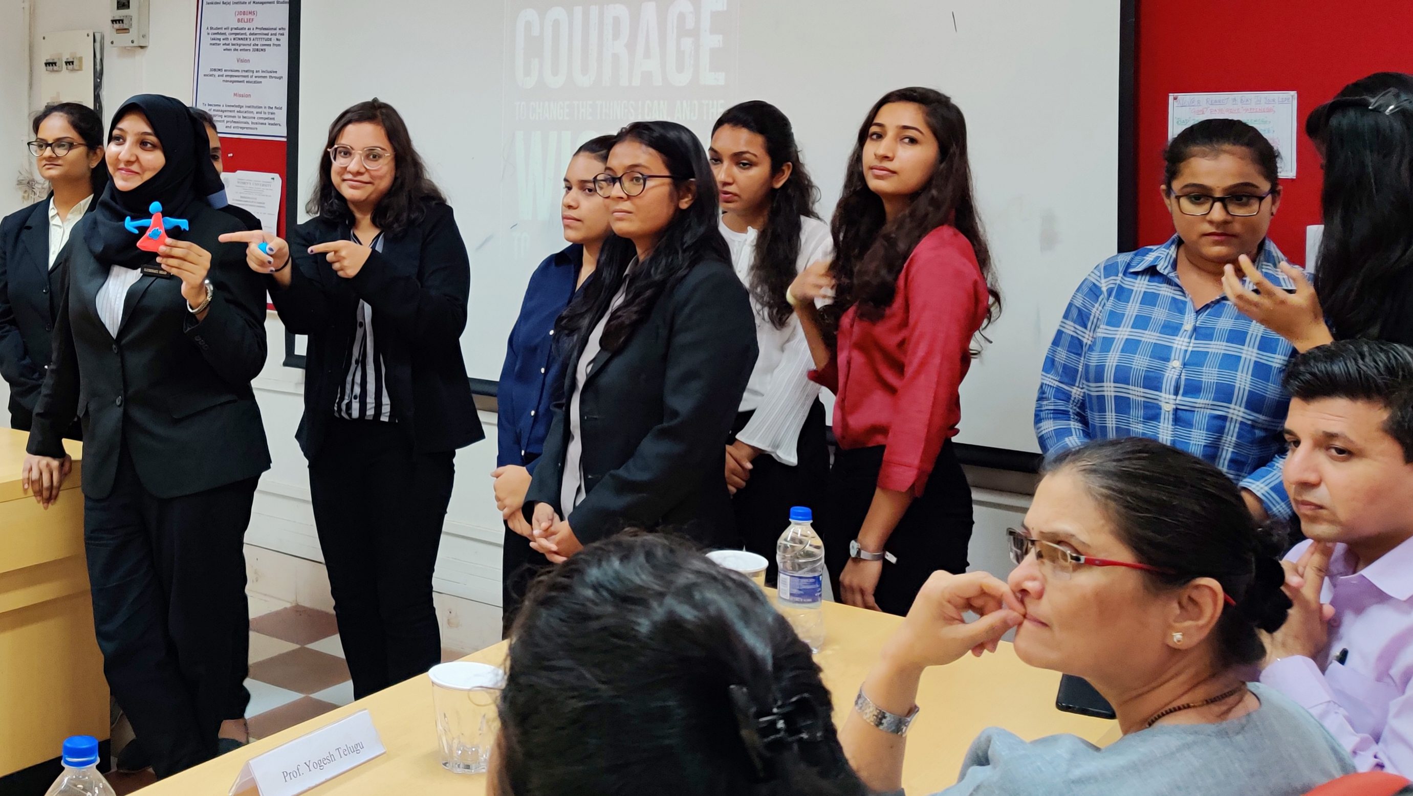 Krishna Athal conducts leadership workshop at SNDT Women College, Mumbai